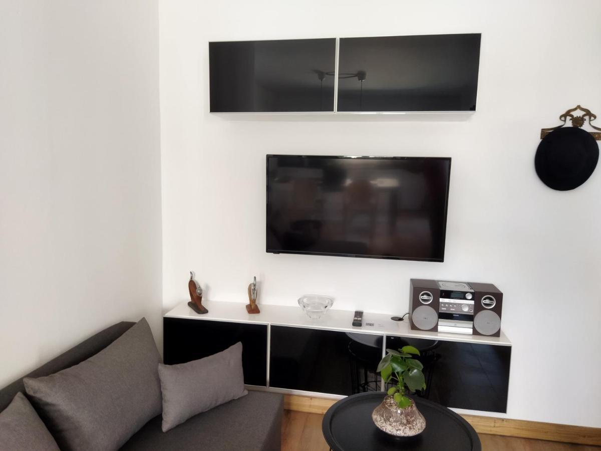 Minimal Apartment By The Beach Corinth المظهر الخارجي الصورة