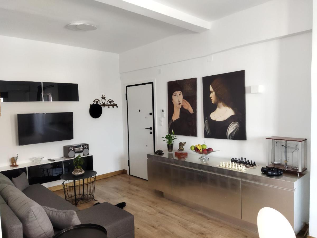 Minimal Apartment By The Beach Corinth المظهر الخارجي الصورة