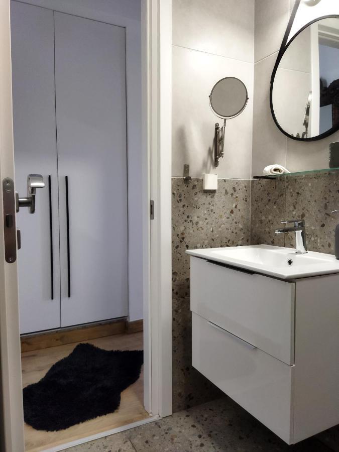 Minimal Apartment By The Beach Corinth المظهر الخارجي الصورة