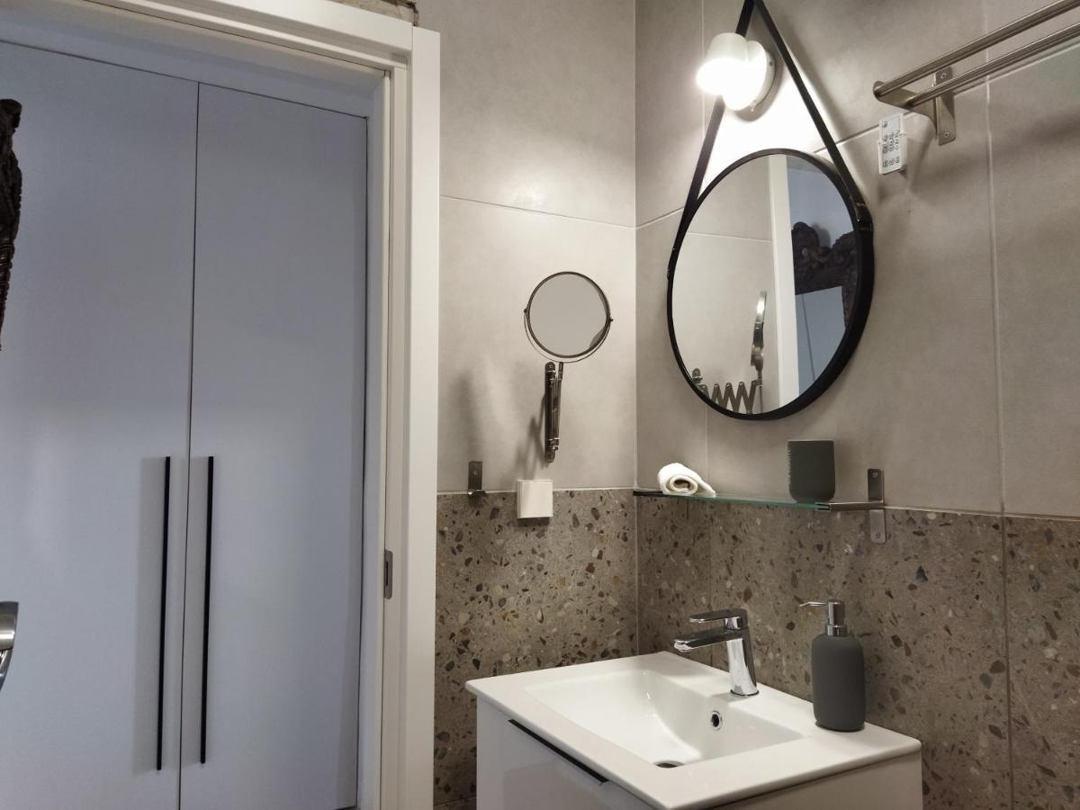 Minimal Apartment By The Beach Corinth المظهر الخارجي الصورة